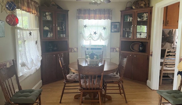 Home Away From Home ~ Plymouth Cottage Washington County