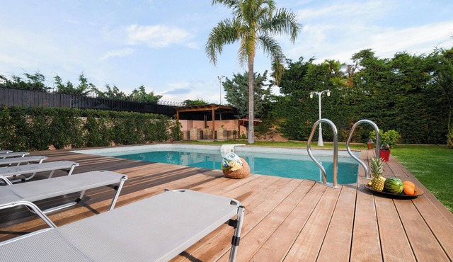 Homerez - Luxury Villa in Kitsi with Private Pool