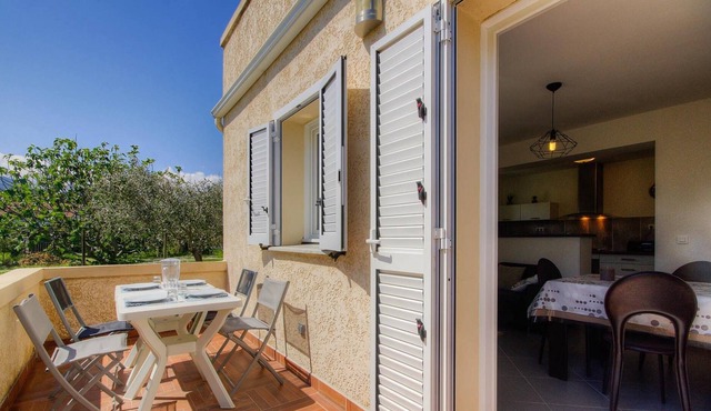 Homerez - Nice apartment 15 km from the beach for 4 pers. in Taglio Isolaccio