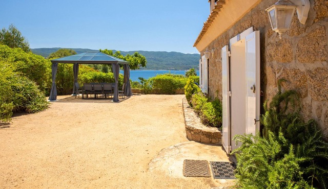 Homerez - Nice house With sea view and garden & Wifi