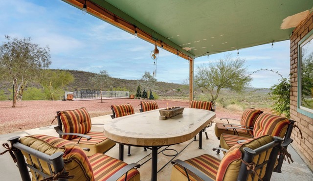 Horse-Friendly Ranch Retreat in Wickenburg!