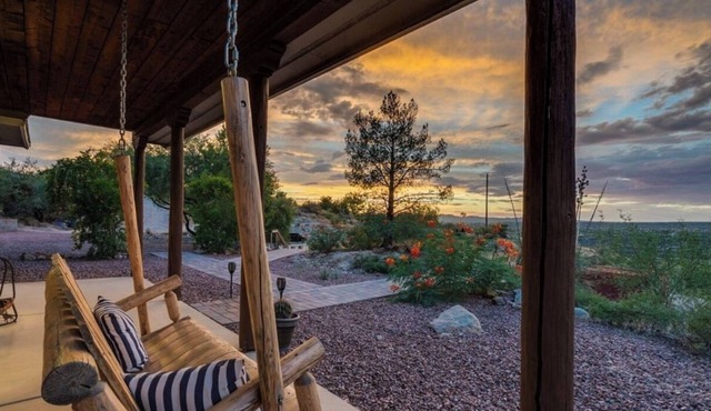 Hot Tub-Pool-Amazing Views! Sleeps 18!