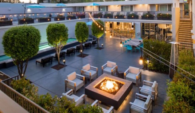 Hotel Lucent