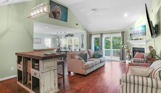 House Heron: Family Oasis & Pro Workspace
