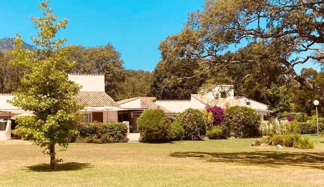 House villa with pool 5 minutes from the beach