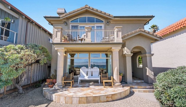 Iconic West Cliff with Views!