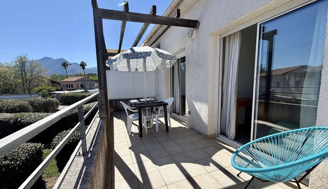 Ideal apartment beach access + pool