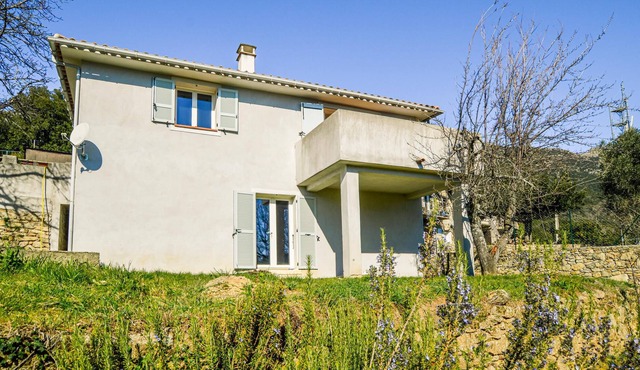 Idyllically located family house in traditional village atmosphere.
