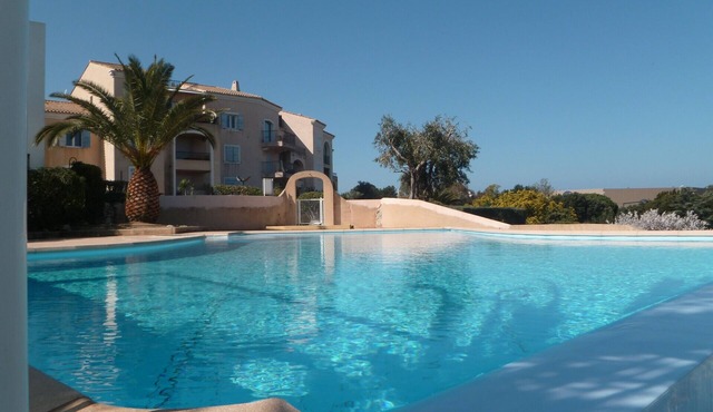 Ile Rousse apartment with pool in residence