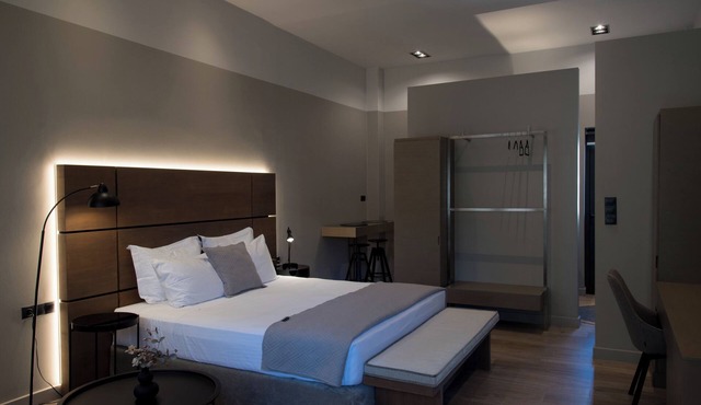 ILION Air Host - Near Athens International Airport