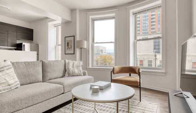 Impeccable South Loop 2BR nr L & Grant Park, by Blueground
