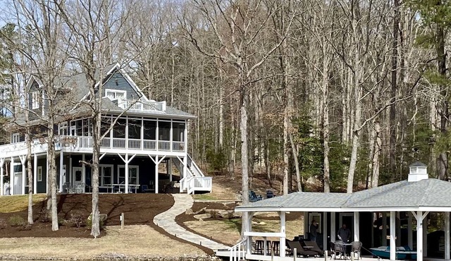 IN A COVE W/MAIN LAKE VIEW, TOWELS/LINENS, NEW DECOR, LOTS OF EXTRAS-A MUST SEE!