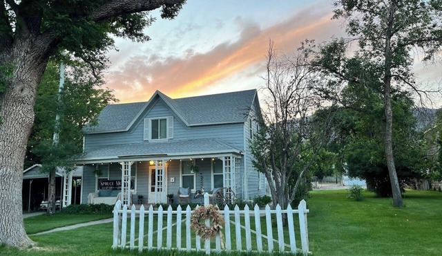 Inspiring 4 bed. 2 Bath Pioneer Home on 1/4 acre in Monroe's Historic District