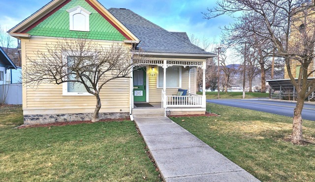Inviting Home Steps From LCSC & Downtown Lewiston