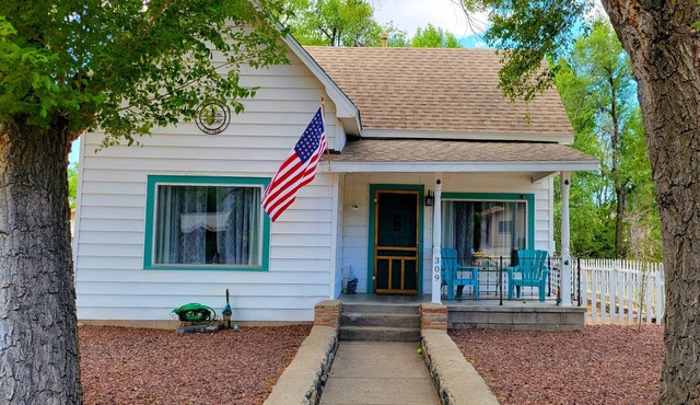 Jennywood Cottage - Prescott Cabin Rentals