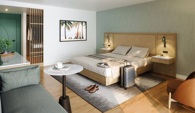 Jr Suite Queen Near Equestrian Centers, Scenic Gardens & Local Dining