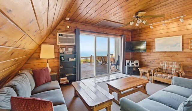 Juniper Presents: Chalet #17 w Lake Views & Resort Amenities