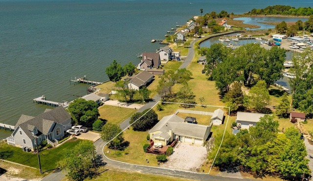 Kelley's Shorehouse on Maryland Eastern Shore near Deal Island. Pet-Friendly!