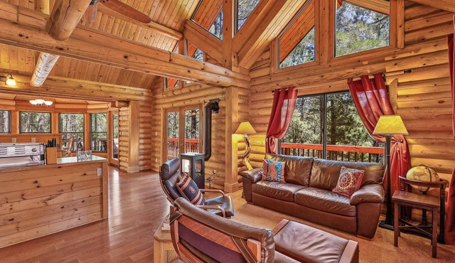 Kachina Tree House | 3BR | | Spend Spring in Flagstaff!