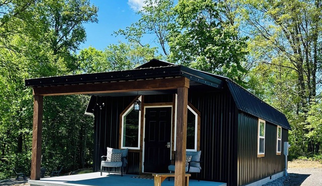 Kate’s Cottage cozy 1-bedroom cottage nestled in the woods