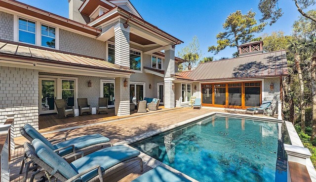 KIAWAH ELEGANCE - New Build, Near Beach w/Private Outdoor Space