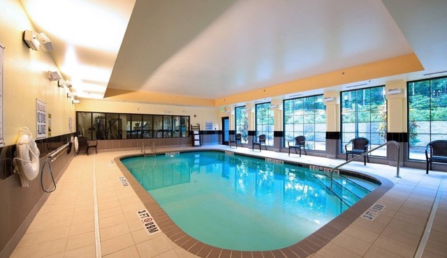 King Studio | Free Breakfast. Pool.Business Center