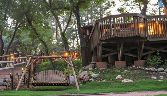 Kohl`s Ranch 1 Bedroom · Ponderosa Pine Forest, Arizona. One Bedroom Suite.