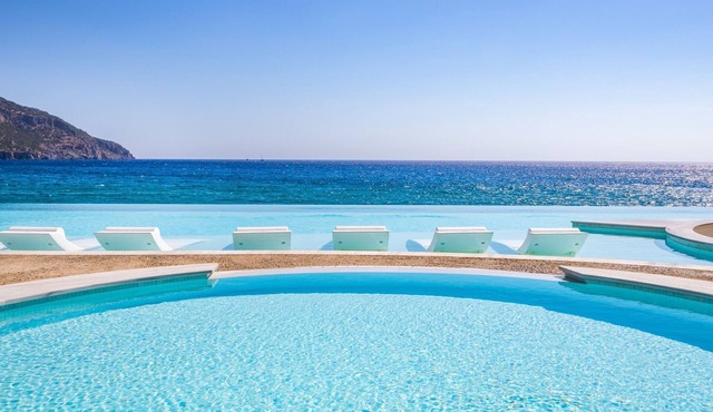 Konstantinos Palace