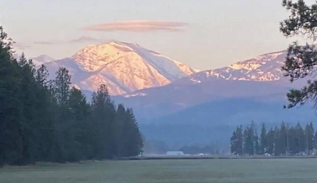 Kootenai River Retreat Libby Montana.Mountain views and the Kootenai River.