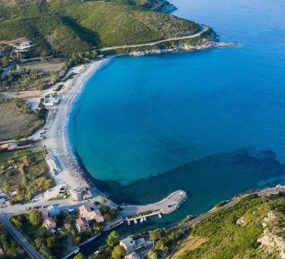La corse entre plage et rivière