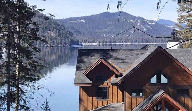 Lake View Couples Get-Away — Year Round Fun!
