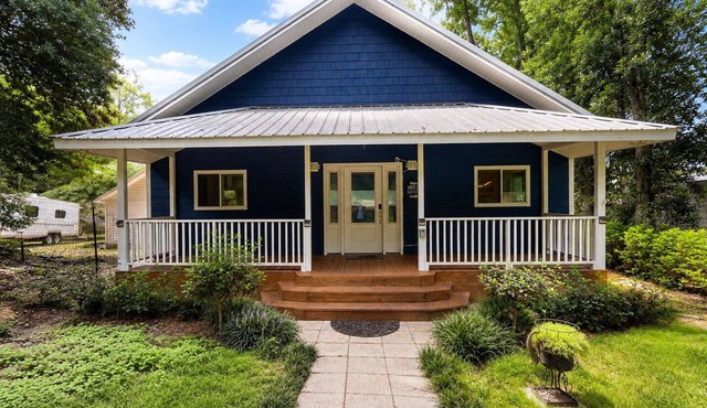 Lakefront Cabin | 3BR | Centrally Located