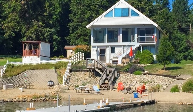 Lakefront hideaway with games, grill, smart TVs, mountain views, & AC