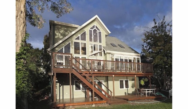 Lakefront Retreat