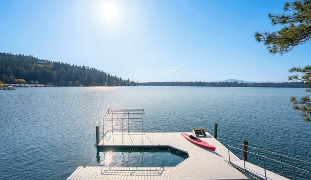 Lakeside Loft – A Cozy Hayden Lake Cabin with Dock