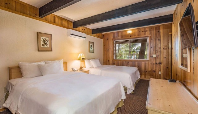 Lakeview Escape near Yosemite National Park & Bass Lake Recreation, Pet-Friendly