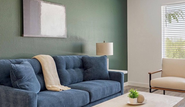 Landing | Amazing 2BD, Pool, Gym