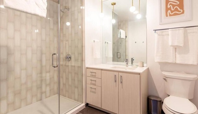 Landing at 5 MLK - 2 Bedrooms in Southeast Portland