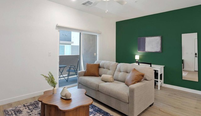 Landing | Chic 1BD, Pool, Clubhouse