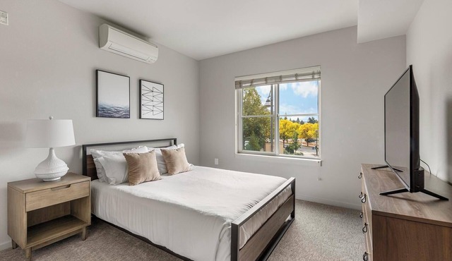 Landing | Chic 2BD, Gym, Clubhouse