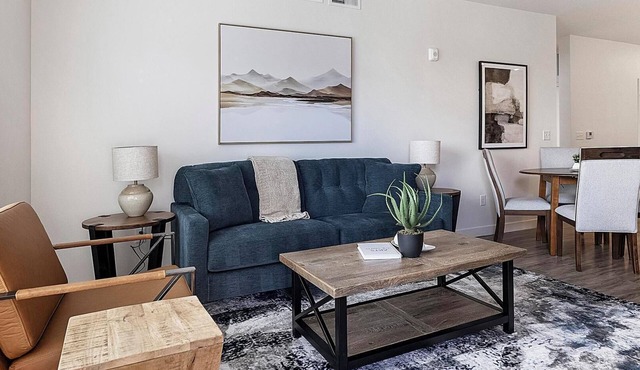 Landing | Chic 2BD, Pool, Clubhouse