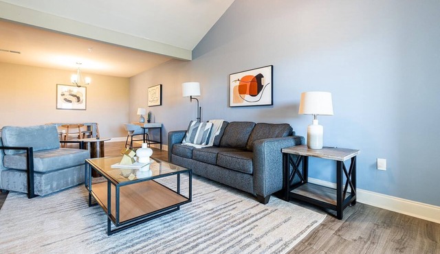 Landing | Chic 2BD, Pool, Gym