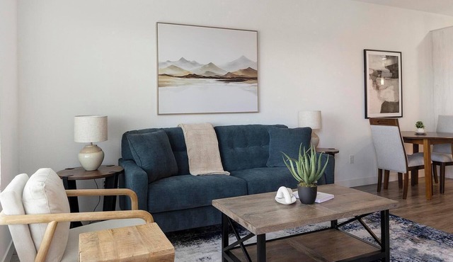 Landing | Modern 1BD, Gym, Clubhouse