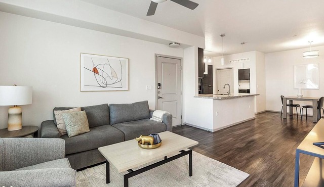 Landing | Modern 1BD, Gym