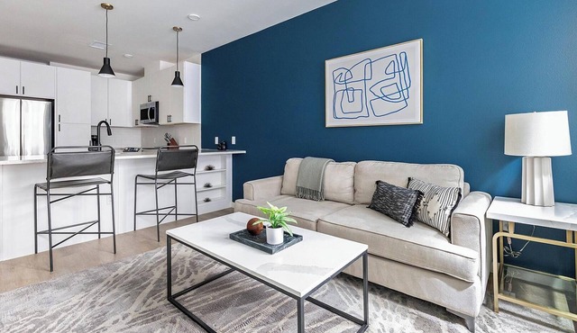 Landing | Modern 1BD, Rooftop Lounge, Gym