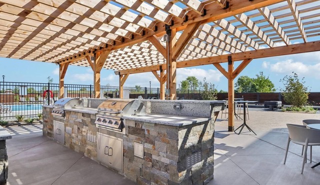Landing | Modern 1BD, Rooftop Lounge, Courtyard