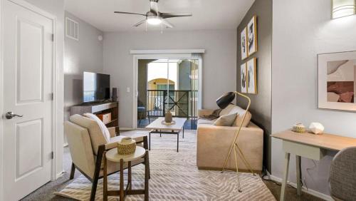 Landing - Modern Apartment with Amazing Amenities (ID8166X52)