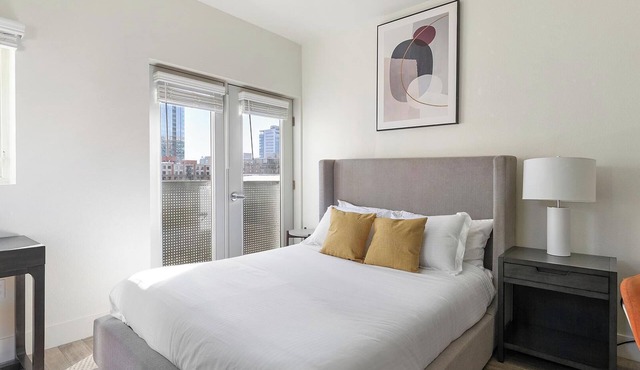 Landing | Modern Studio, Gym, Courtyard