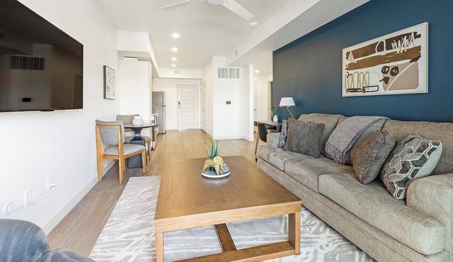 Landing | Spectacular 1BD, Pool, Gym
