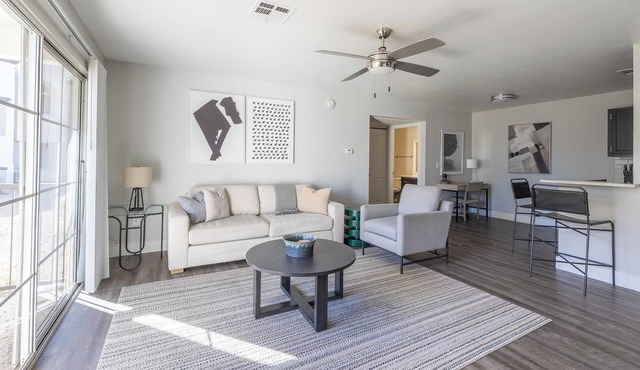 Landing | Spectacular 2BD, Gym, Pool